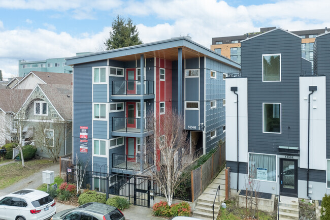 Building Photo - Brooklyn Boutique Apartments