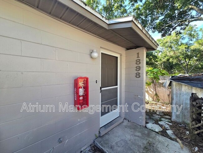 Building Photo - 1898 Crystal Grove Dr