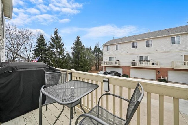 Building Photo - 861 Pheasant Trail