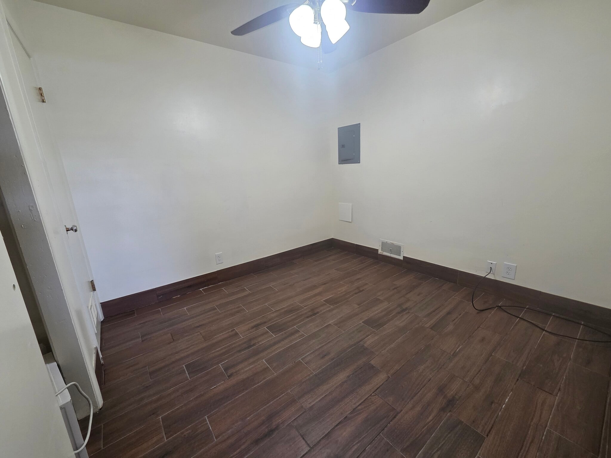 Building Photo - 395 W 1500 S