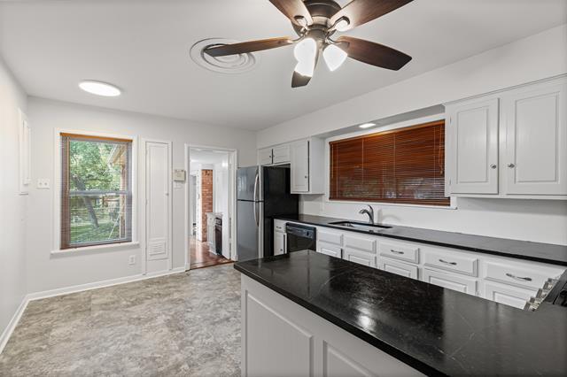 Building Photo - 945 Sam Dealey Dr