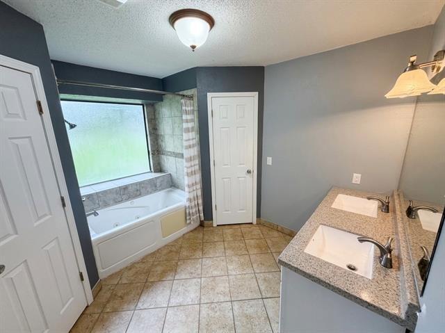 Building Photo - 4604 Lawndale Dr