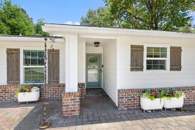 Building Photo - 419 Morningbird Ct