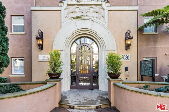 Building Photo - 13080 Pacific Promenade