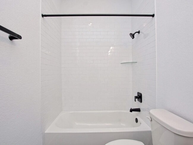 Building Photo - 920 Ray Berglund Blvd