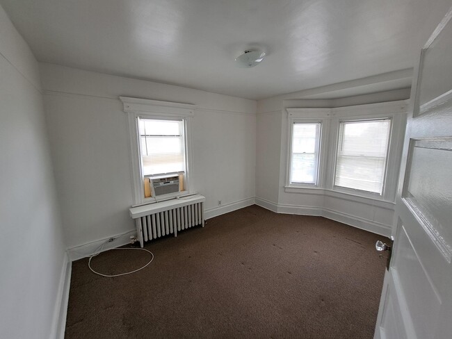 Building Photo - 59 Plainfield Ave