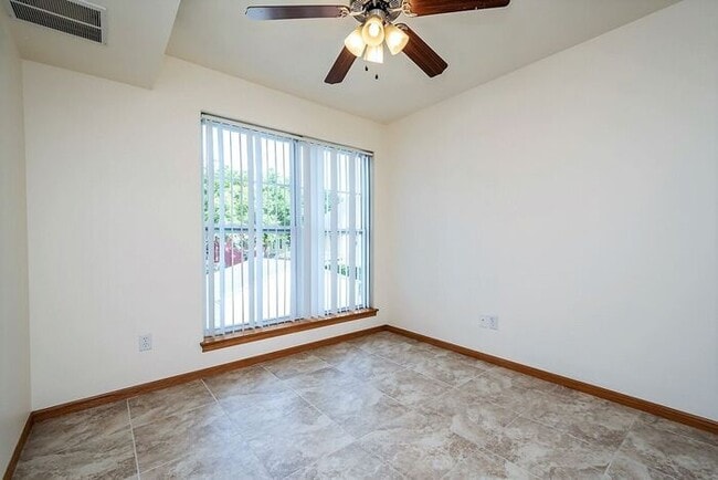 Building Photo - $2,695 |ROOMATE WANTED| 4 Bedroom, 2 Bathroom 2nd Floor Condo | Available for a January 5th, 2026...