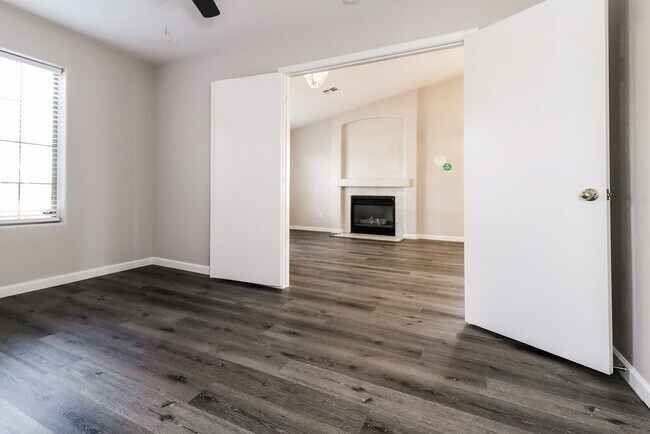 Building Photo - 2201 S 82nd Ln