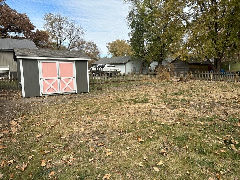 Building Photo - 847 Locust St
