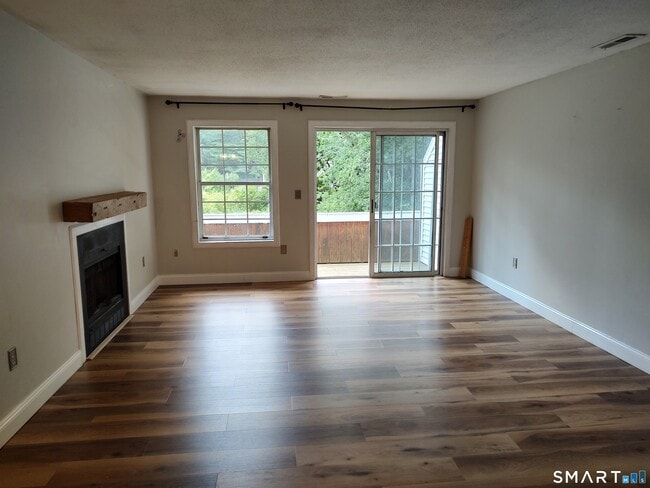 Building Photo - 607 Spring Meadow Rd