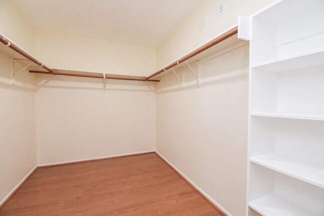 Building Photo - 9506 Tree Sparrow Ln