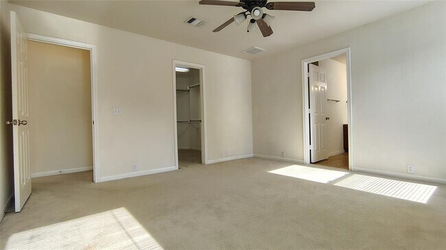 Building Photo - 718 Adler Falls Ln