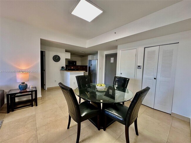 Building Photo - 185 SE 14th Terrace