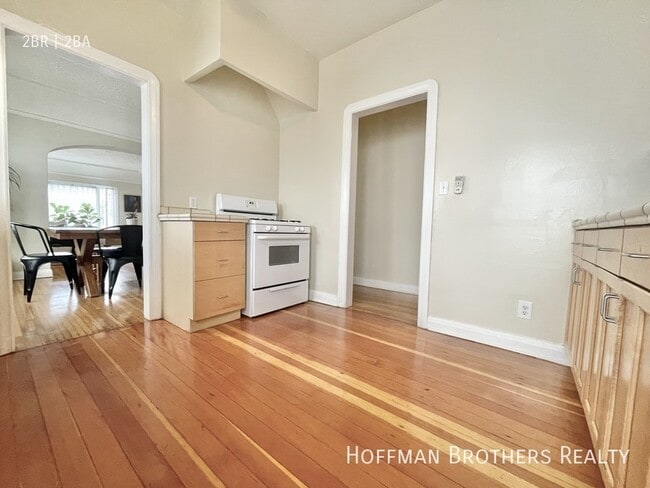 Building Photo - 606 N Spaulding Ave