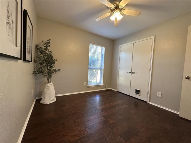 Building Photo - 122 Creekside Ln