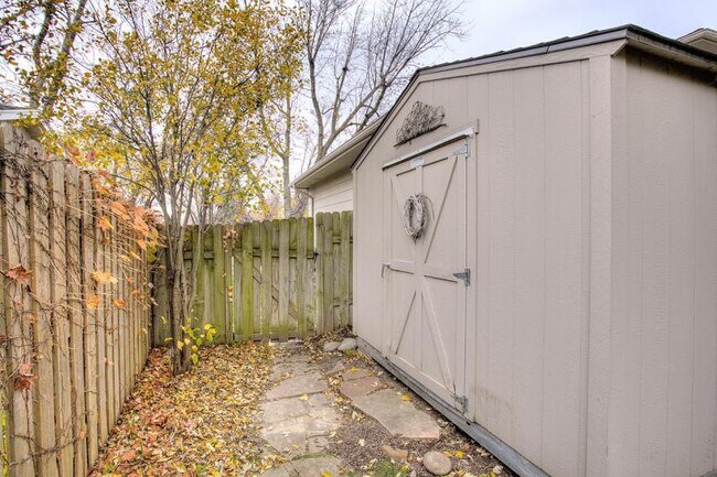 Building Photo - 307 Marian Ave