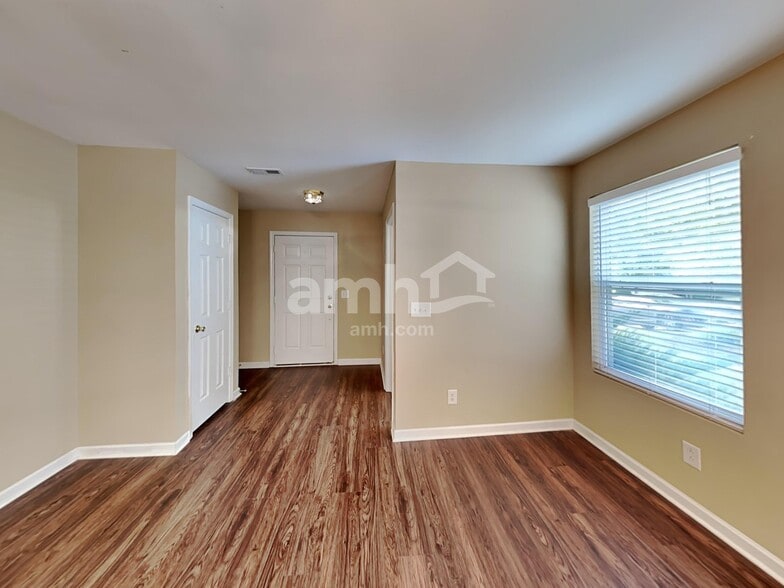 Building Photo - 132 Nacoochee Way