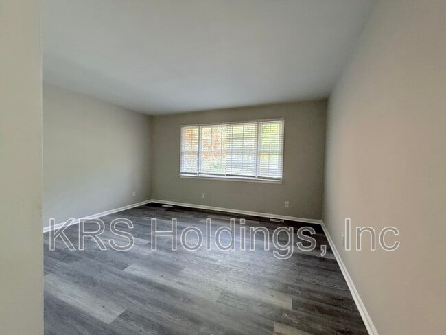 Building Photo - 4717 Willeva Dr