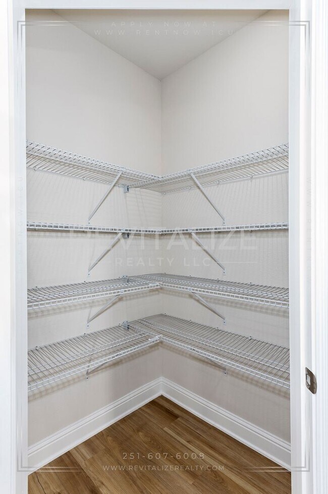 Building Photo - Brand-New 5BR Fairhope Home on Corner Lot with Garage