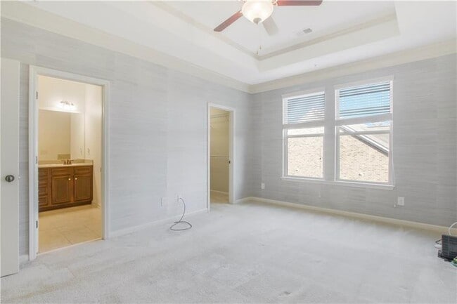 Building Photo - 3382 Vintage Cir SE