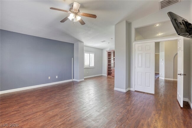 Building Photo - 756 Ezzat St