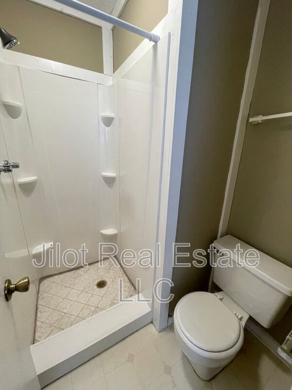 Building Photo - 372 Riverbrook Trail