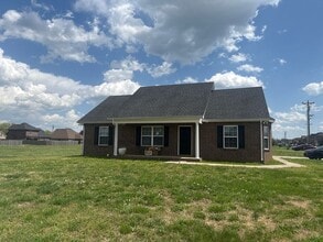 Building Photo - Beautiful home in Christiana