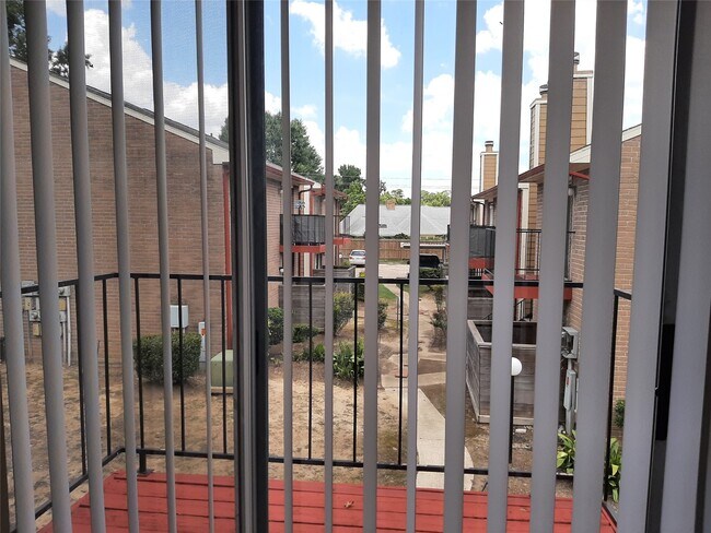 Building Photo - 12955 Woodforest Blvd