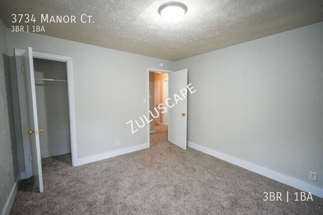 Building Photo - 3734 Manor Ct