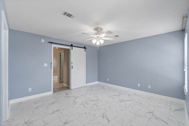 Building Photo - 7968 Lola Cir