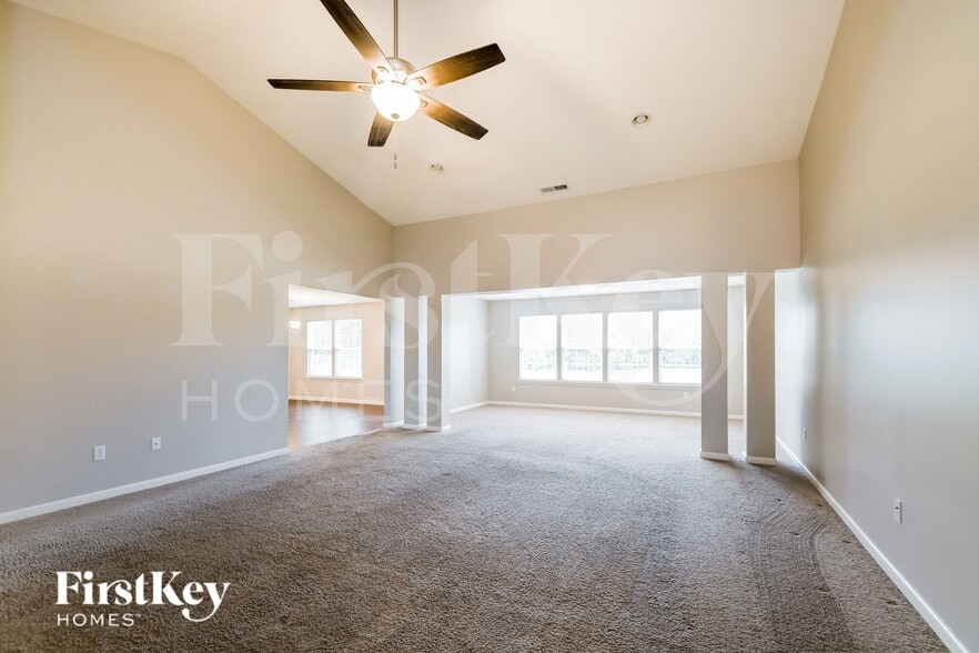 Building Photo - 5696 West Port Drive