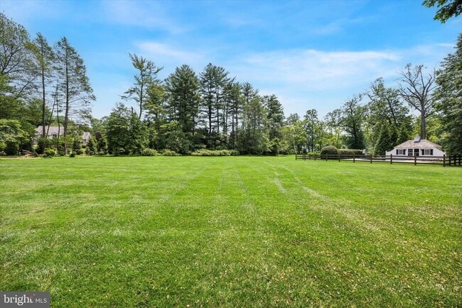 Building Photo - 1024 N Spring Mill Rd