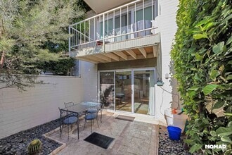 Building Photo - Charming 2BR Townhome in Scottsdale