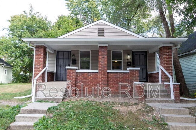 Primary Photo - 419 N Beville Ave