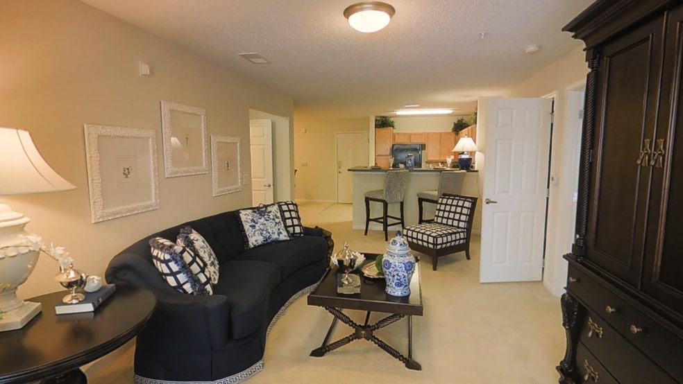 2BR,2BA-1170 Stately - Berkshire Park