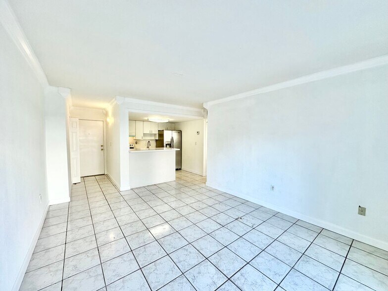 Building Photo - 4275 NW S Tamiami Canal Dr