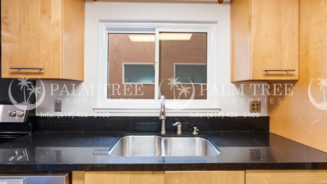 Building Photo - 3582 Governor Dr