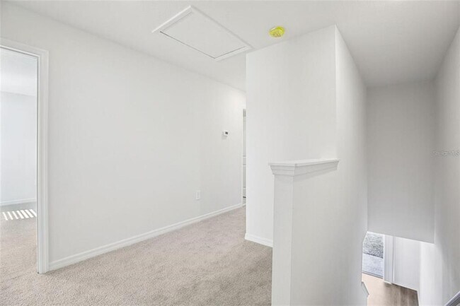 Building Photo - 698 Muhly Wy