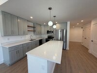 Building Photo - 1060 Main St