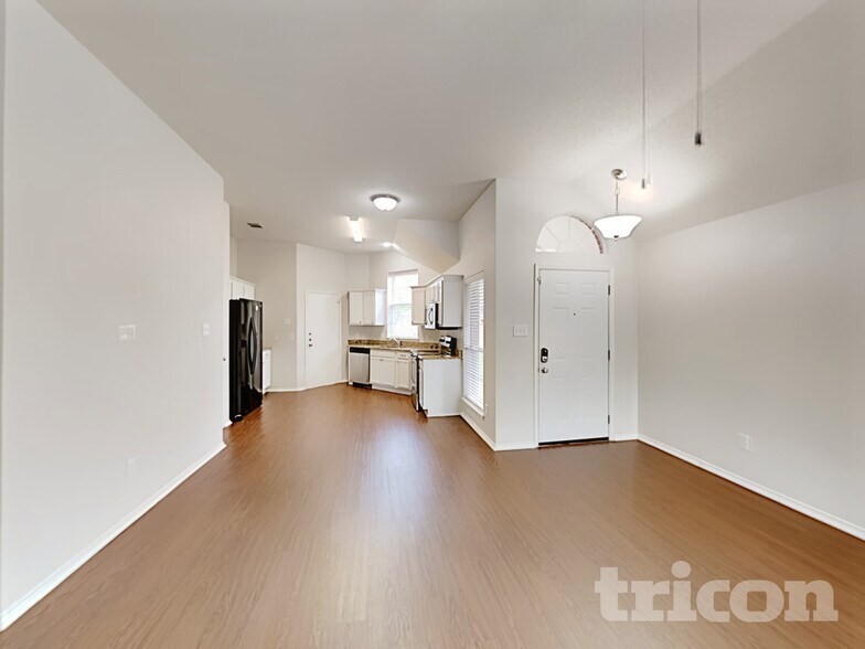 Building Photo - 906 Pheasant Dr
