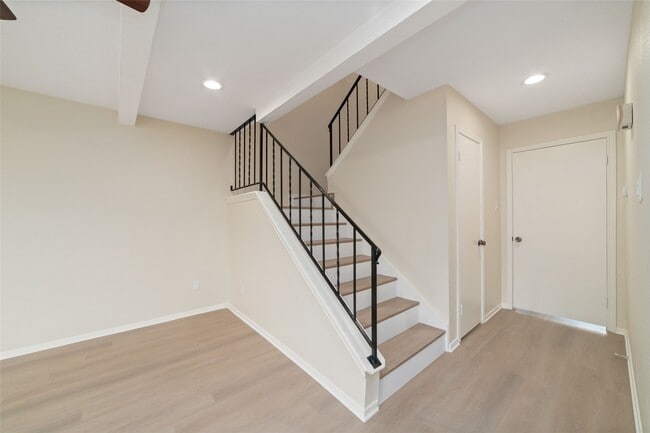 Building Photo - 14345 Misty Meadow Ln