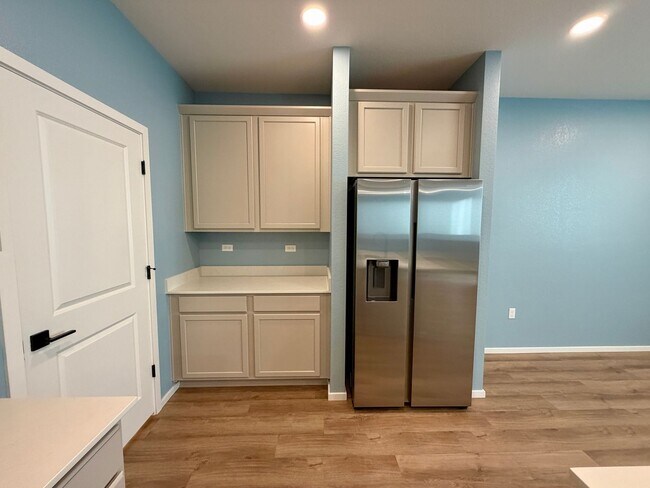 Building Photo - 716 Galloway Dr