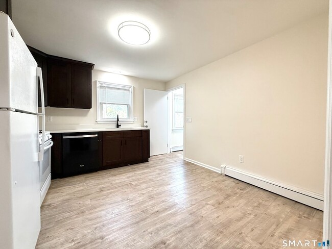 Building Photo - 299 Villa Ave