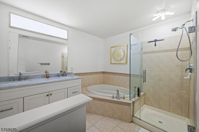 Building Photo - 472 Hartford Dr