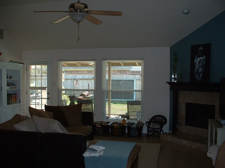 Building Photo - 2211 Dublin Dr