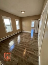 Building Photo - 66 Thornton St