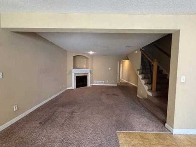 Building Photo - Spacious 2BR 2.5 BA Home w/ Granite tops + Garage in Blue Springs