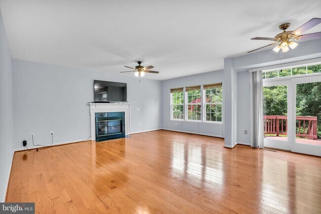 Building Photo - 8142 Tenbrook Dr