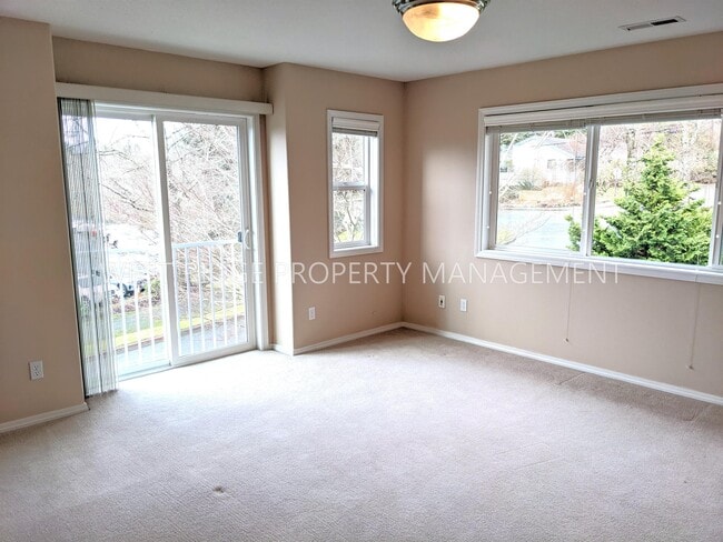 Building Photo - 14752 Davis Ln