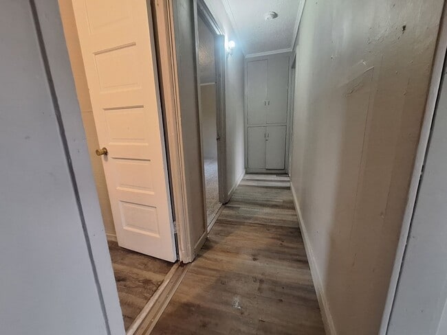 Building Photo - Affordable 3 Bedroom Duplex